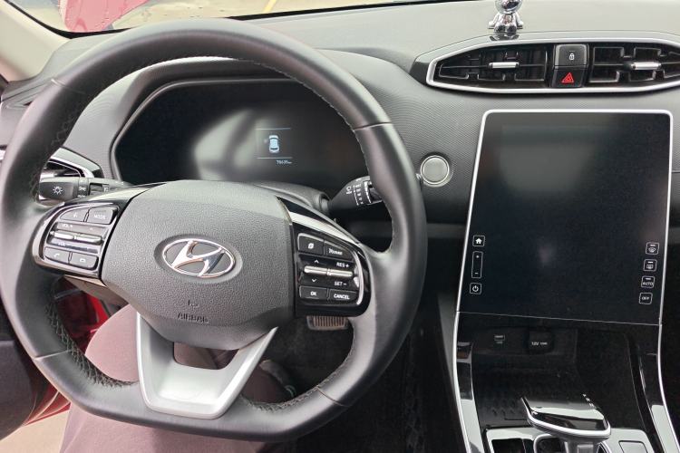 Used Hyundai ix25 2020 1.5L CVT GLS Smart Model Center Console