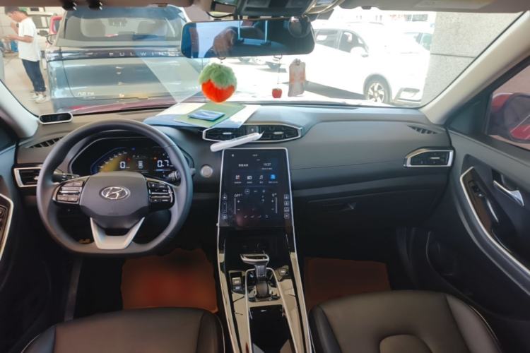 Used Hyundai ix25 2020 1.5L CVT GLS Smart Model Center Console