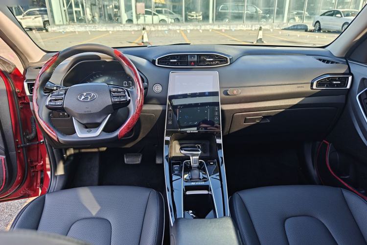 Used Hyundai ix25 2020 1.5L CVT GLS Smart Model Center Console