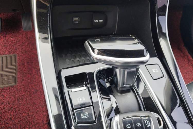 Used Hyundai ix25 2020 1.5L CVT GLS Smart Model Gear Lever
