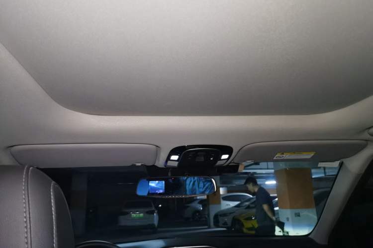 Used Hyundai ix25 2020 1.5L CVT GLS Smart Model Headliner