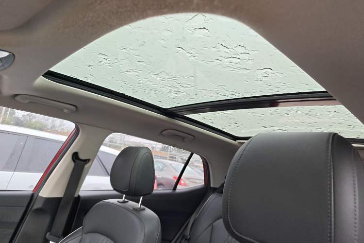 Used Hyundai ix25 2020 1.5L CVT GLS Smart Model Headliner