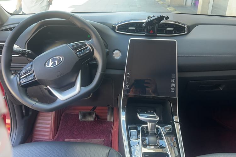Used Hyundai ix25 2020 1.5L CVT DLX Prestige Version Interior 3