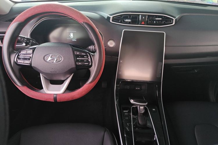 Used Hyundai ix25 2020 1.5L CVT GLS Smart Model Interior 3