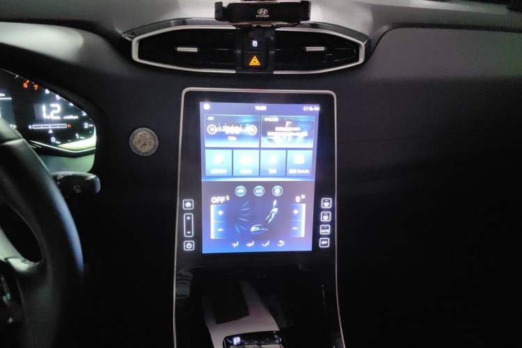 Used Hyundai ix25 2020 1.5L CVT GLS Smart Model Audio And AC Panel