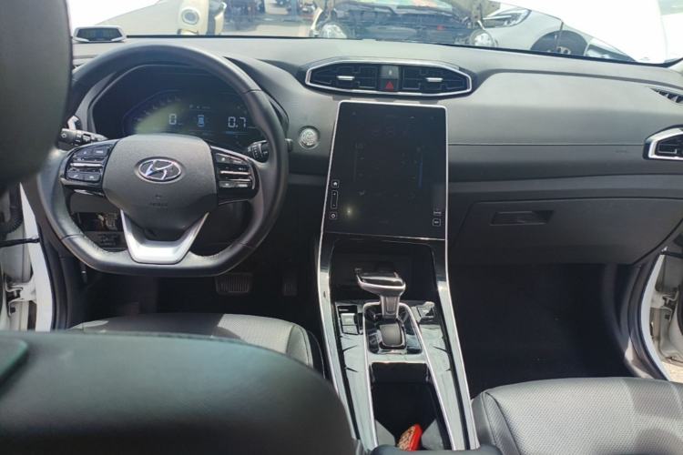Used Hyundai ix25 2020 1.5L CVT DLX Prestige Version Center Console