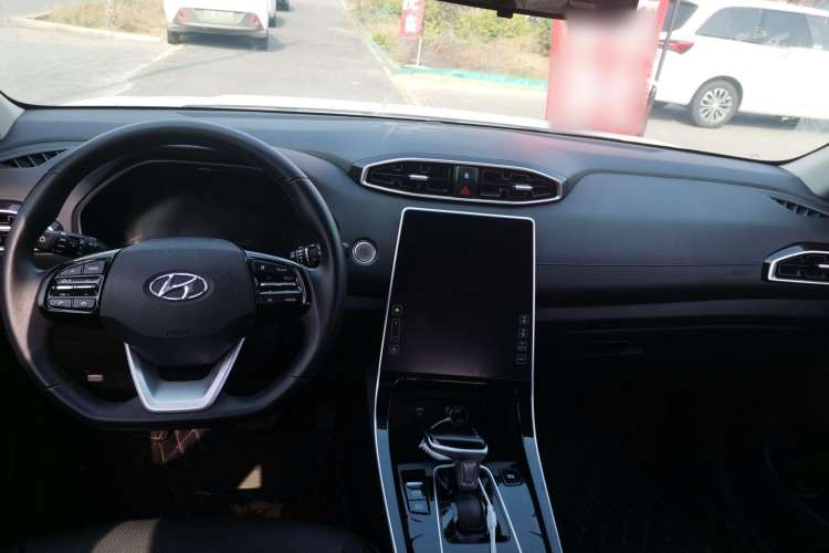 Used Hyundai ix25 2020 1.5L CVT GLS Smart Model Center Console