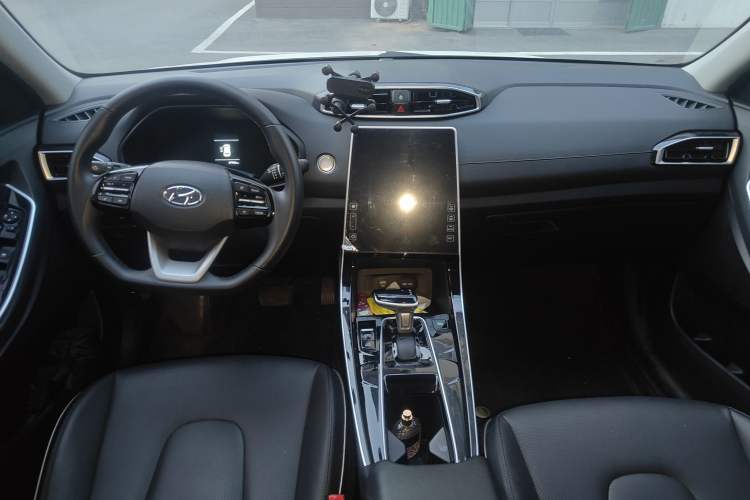 Used Hyundai ix25 2020 1.5L CVT DLX Prestige Version Center Console
