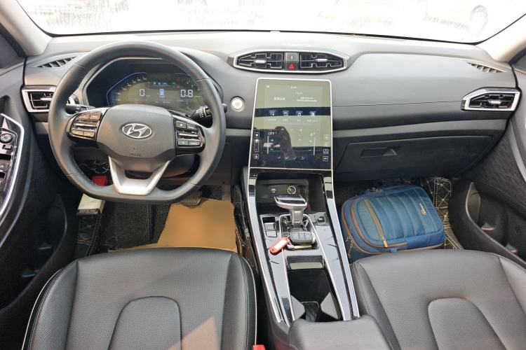 Used Hyundai ix25 2020 1.5L CVT GLS Smart Model Center Console
