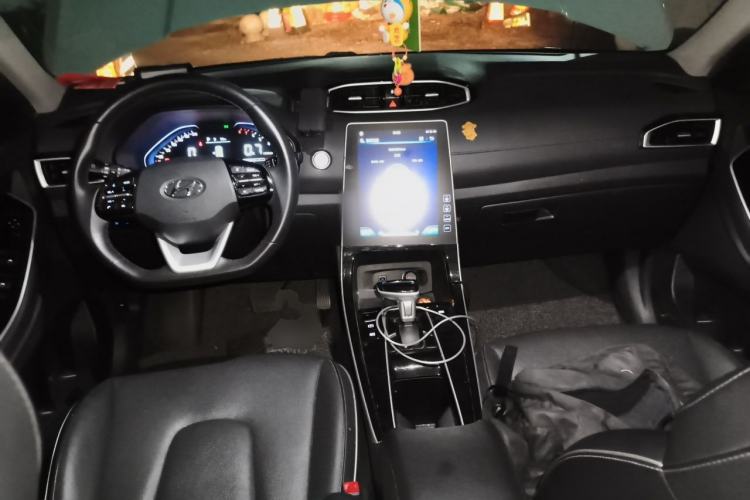 Used Hyundai ix25 2020 1.5L CVT GLS Smart Model Center Console