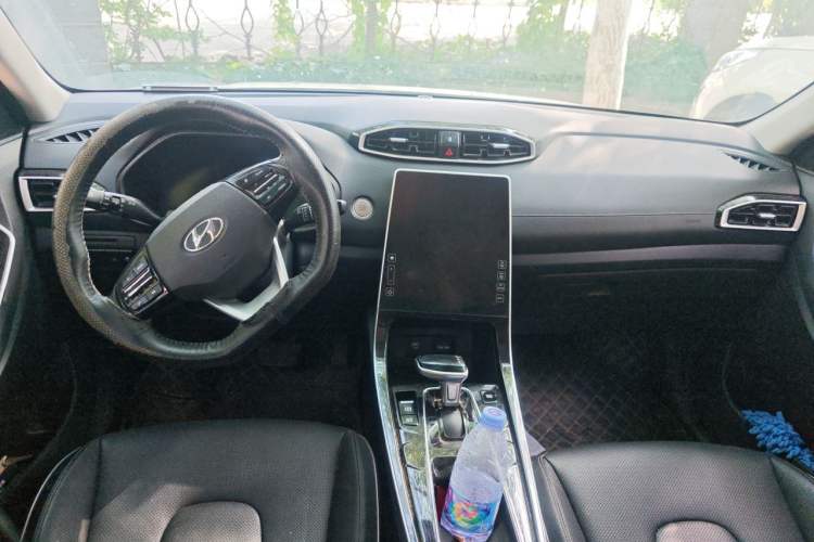 Used Hyundai ix25 2020 1.5L CVT DLX Prestige Version Center Console