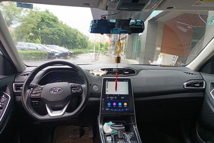 Used Hyundai ix25 2020 1.5L CVT DLX Prestige Version Center Console