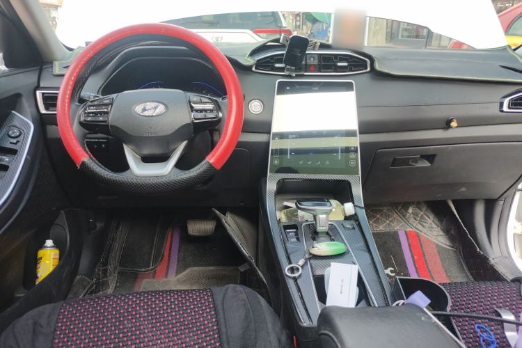 Used Hyundai ix25 2020 1.5L CVT DLX Prestige Version Center Console