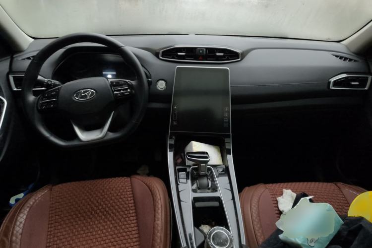 Used Hyundai ix25 2020 1.5L CVT GLS Smart Model Center Console