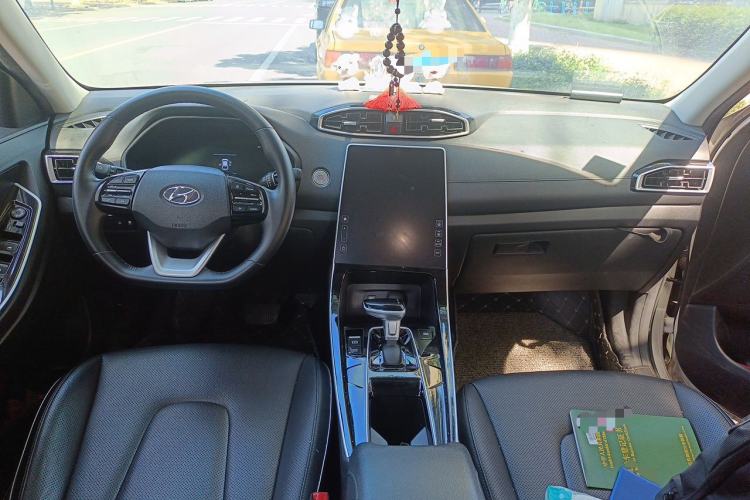 Used Hyundai ix25 2020 1.5L CVT GLS Smart Model Center Console