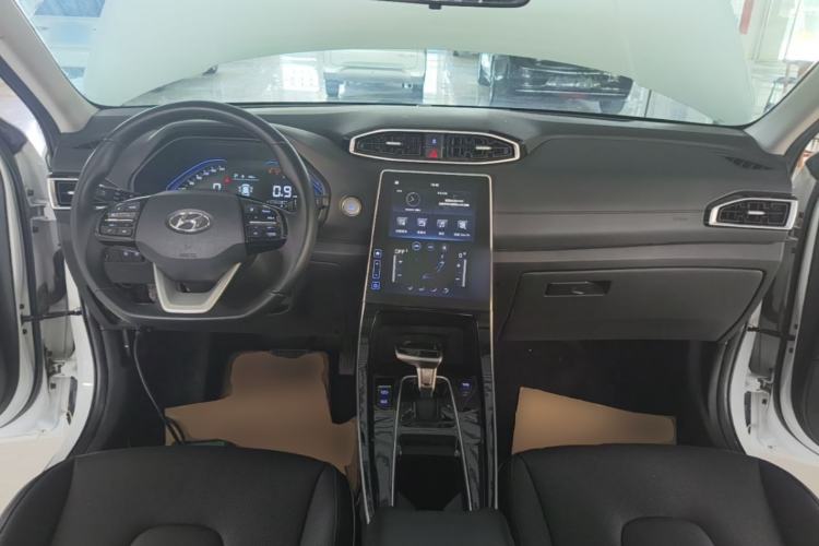 Used Hyundai ix25 2020 1.5L CVT GLS Smart Model Center Console