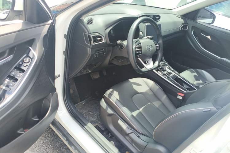 Used Hyundai ix25 2020 1.5L CVT DLX Prestige Version Driver Seat