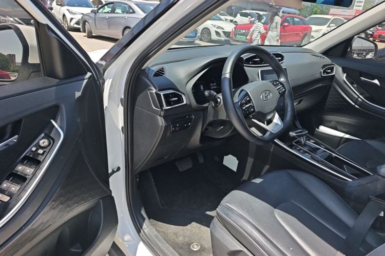 Used Hyundai ix25 2020 1.5L CVT DLX Prestige Version Driver Seat