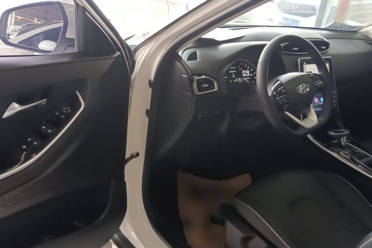 Used Hyundai ix25 2020 1.5L CVT DLX Prestige Version Driver Seat