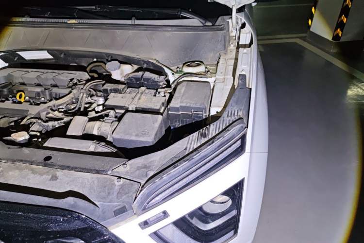 Used Hyundai ix25 2020 1.5L CVT DLX Prestige Version Engine Bay Left