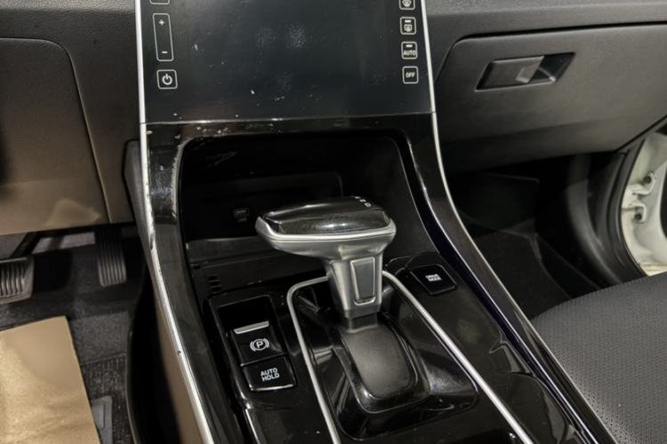 Used Hyundai ix25 2020 1.5L CVT GLS Smart Model Gear Lever