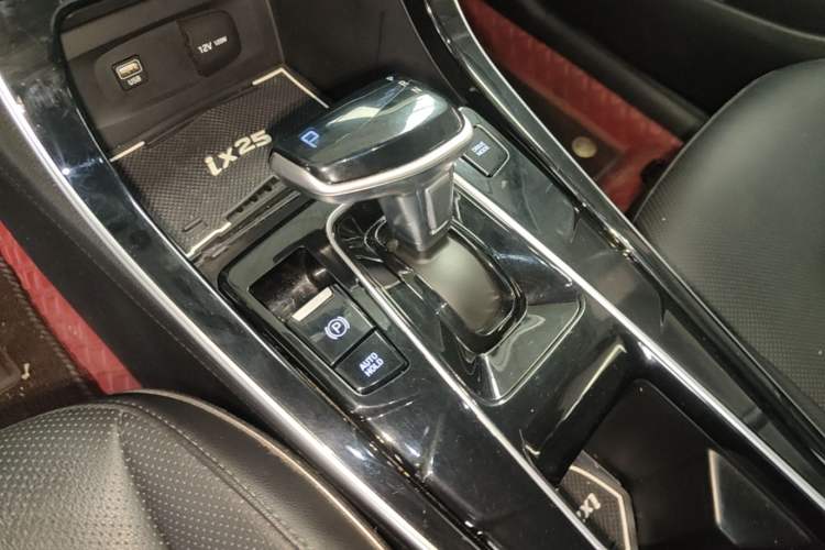 Used Hyundai ix25 2020 1.5L CVT GLS Smart Model Gear Lever