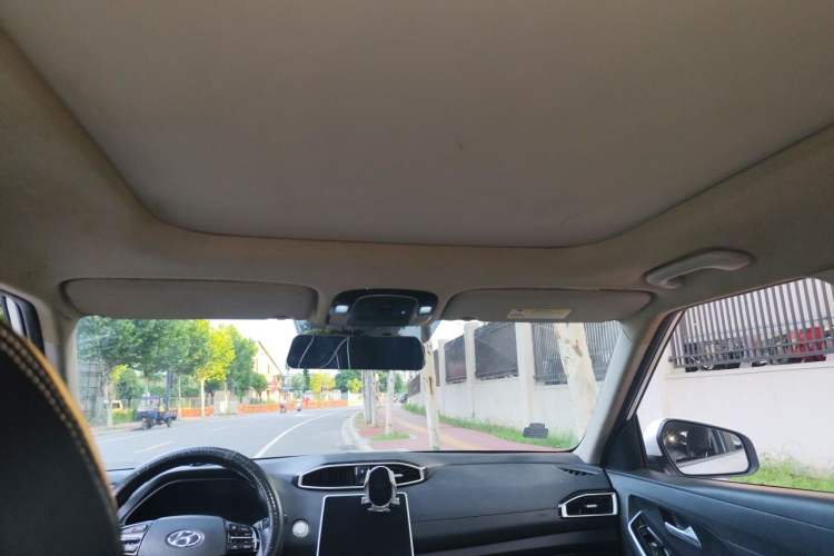 Used Hyundai ix25 2020 1.5L CVT GLS Smart Model Headliner