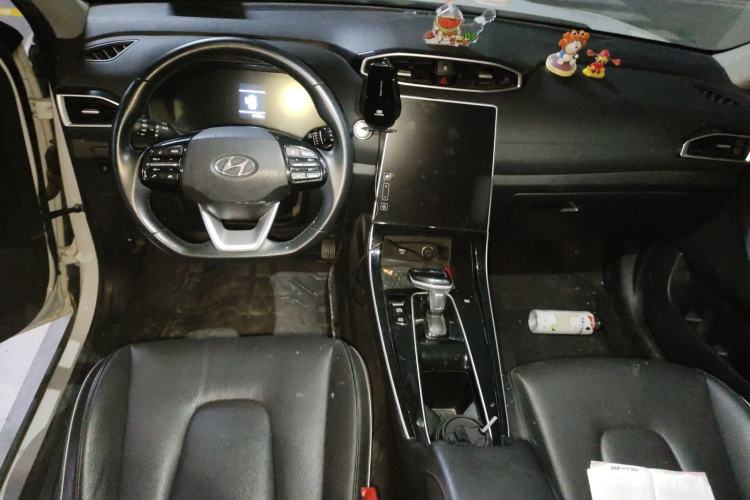 Used Hyundai ix25 2020 1.5L CVT GLS Smart Model Interior 2