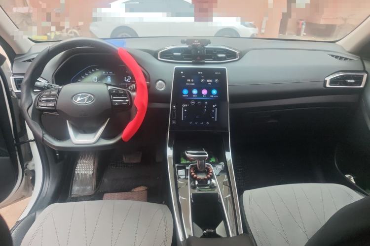 Used Hyundai ix25 2020 1.5L CVT GLS Smart Model Interior 2