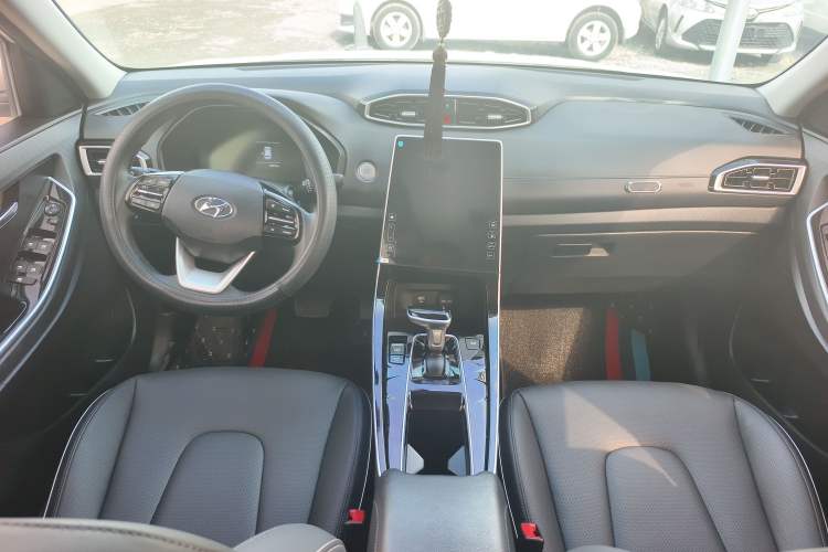 Used Hyundai ix25 2020 1.5L CVT GLS Smart Model Interior 3