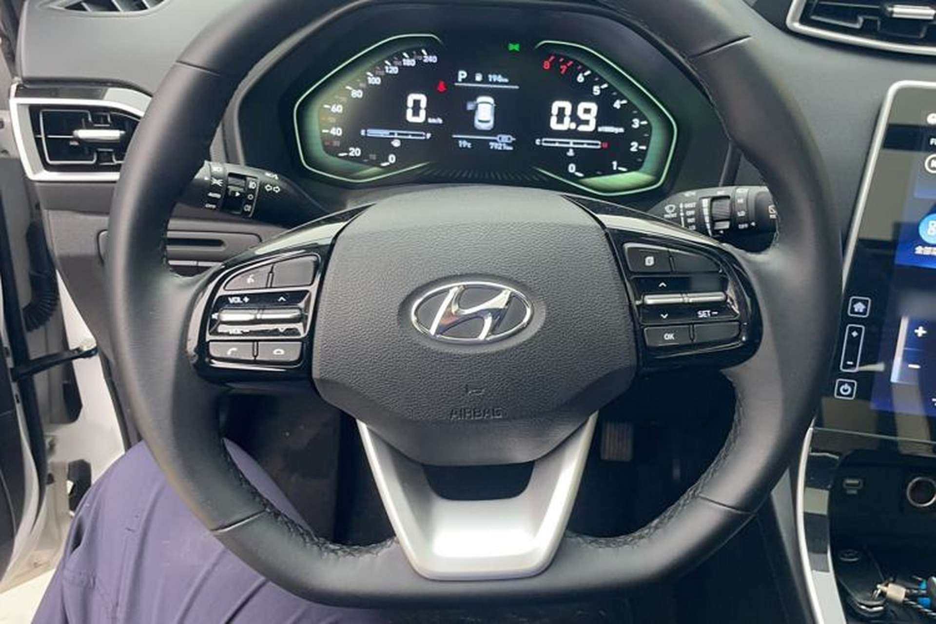 Used Hyundai ix25 2020 1.5L CVT GLS Smart Model Interior 4