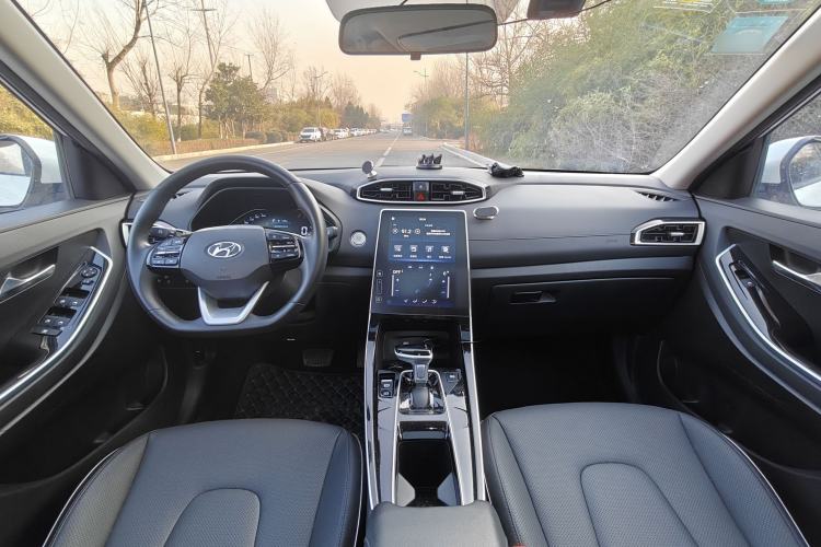 Used Hyundai ix25 2020 1.5L CVT GLS Smart Model Interior 4