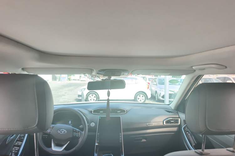 Used Hyundai ix25 2020 1.5L CVT GLS Smart Model Interior 4