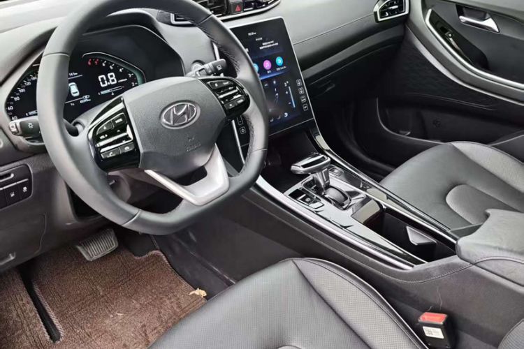 Used Hyundai ix25 2020 1.5L CVT GLS Smart Model Interior 4