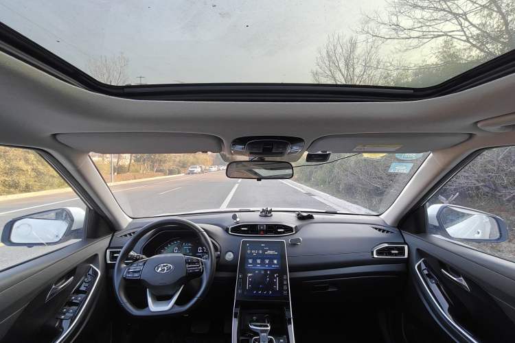Used Hyundai ix25 2020 1.5L CVT GLS Smart Model Interior 5