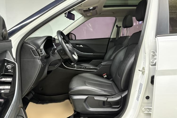 Used Hyundai ix25 2020 1.5L CVT GLS Smart Model Interior 5