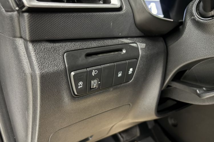 Used Hyundai ix25 2020 1.5L CVT GLS Smart Model Interior 9