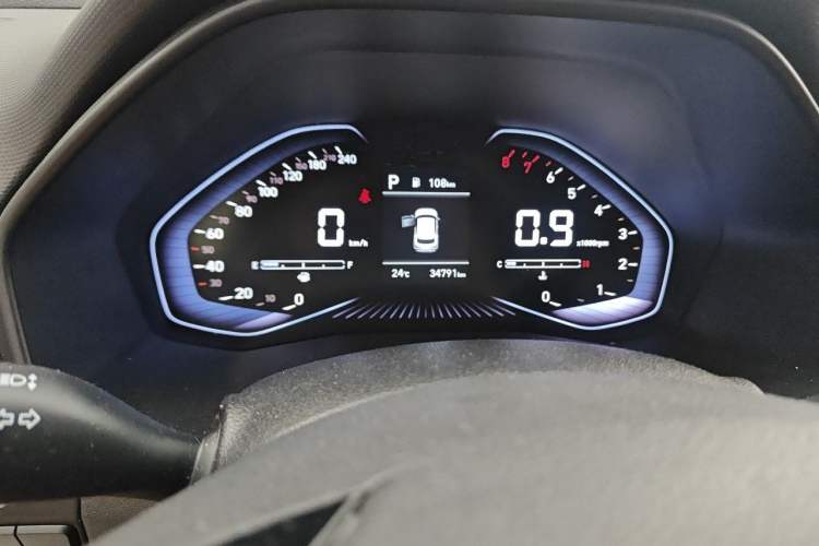 Used Hyundai ix25 2020 1.5L CVT GLS Smart Model Odometer Close Up