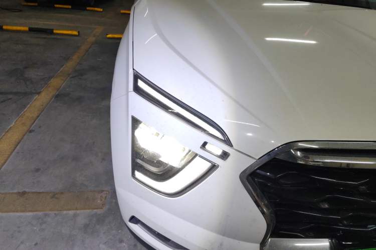 Used Hyundai ix25 2020 1.5L CVT DLX Prestige Version Right Front Headlight