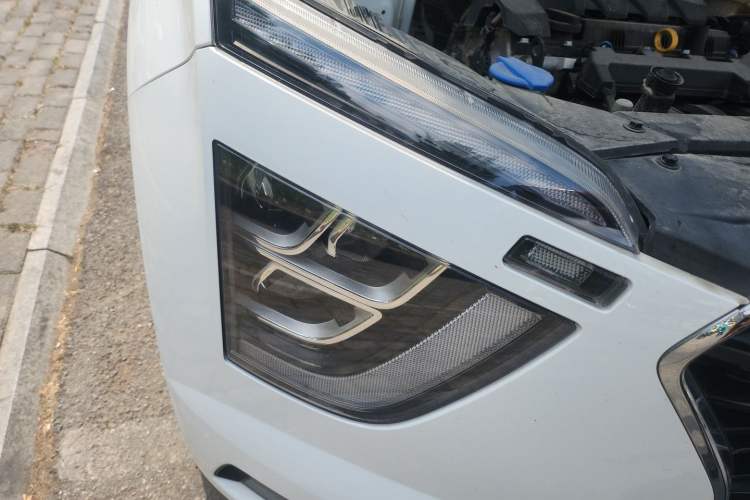 Used Hyundai ix25 2020 1.5L CVT DLX Prestige Version Right Front Headlight