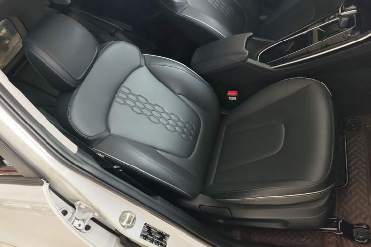 Used Hyundai ix25 2020 1.5L CVT DLX Prestige Version Right Front Seat
