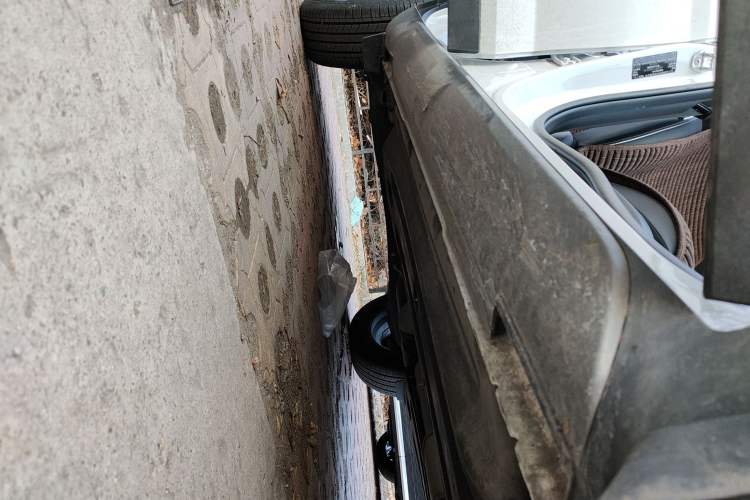 Used Hyundai ix25 2020 1.5L CVT GLS Smart Model Right Side Sill
