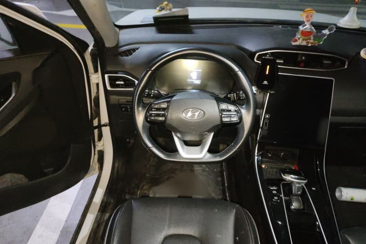 Used Hyundai ix25 2020 1.5L CVT GLS Smart Model Steering Wheel