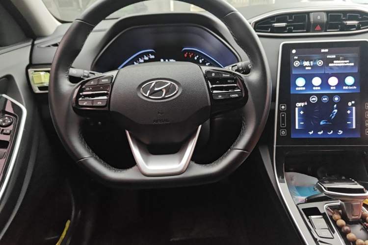 Used Hyundai ix25 2020 1.5L CVT GLS Smart Model Steering Wheel