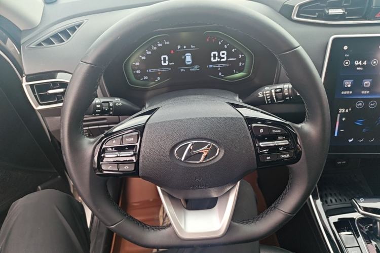 Used Hyundai ix25 2020 1.5L CVT GLS Smart Model Steering Wheel