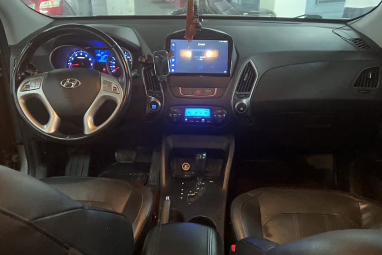 Used Hyundai ix35 2015 2.0L Automatic 2WD Smart Version China V Standard Interior 1