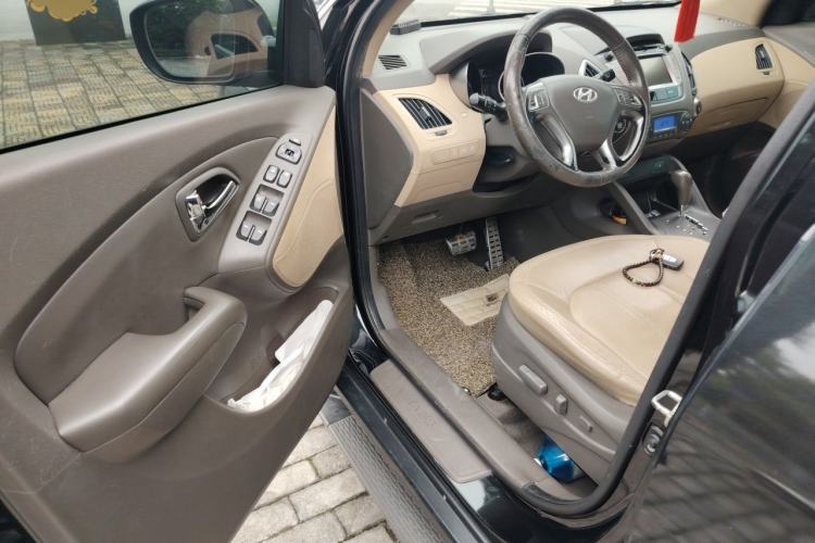 Used Hyundai ix35 2010 2.4L Automatic 4x4 GLS Navigation Edition Driver Seat