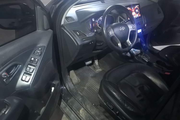 Used Hyundai ix35 2010 2.4L Automatic 2WD Prestige GLS Trim Driver Seat