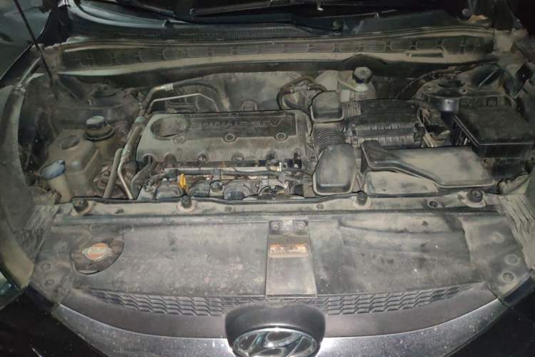 Used Hyundai ix35 2010 2.0L Automatic Two-Wheel Drive Elite Edition GLS Engine Bay