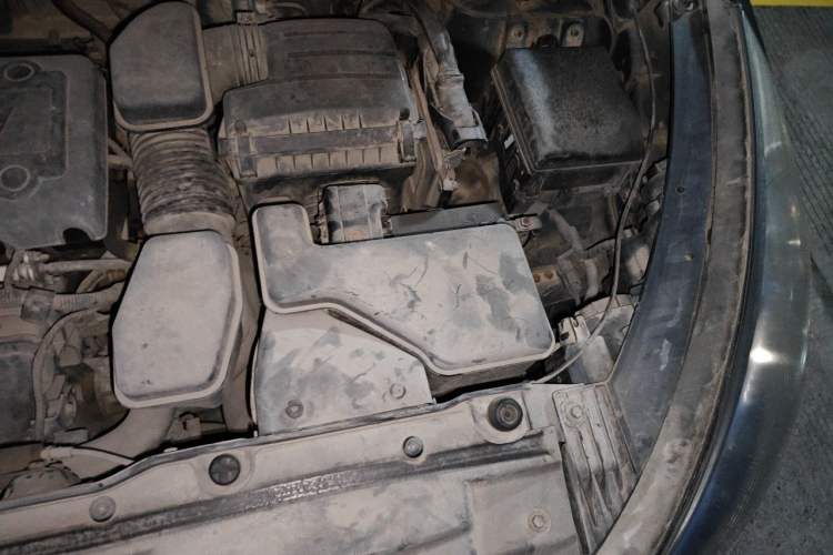 Used Hyundai ix35 2010 2.0L Automatic 4x4 Premium GLS Trim Engine Bay Left